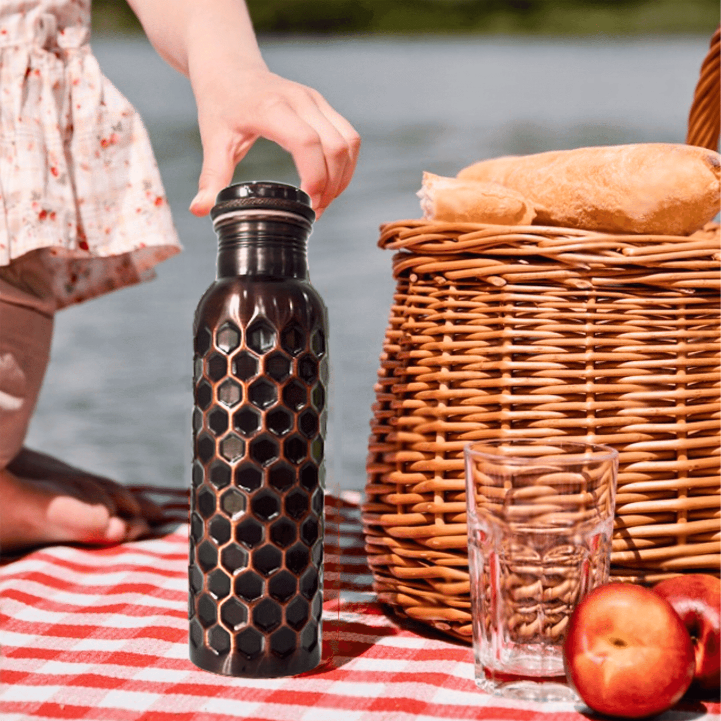 950ml Pure Copper Bottle - Black and Copper Color